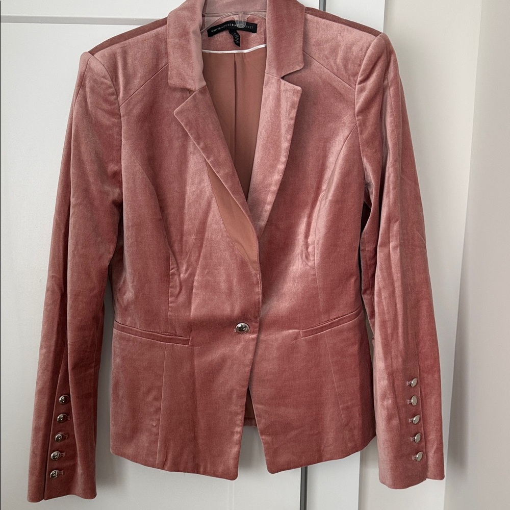 Great condition velvet pink blazer White House black market size 8
